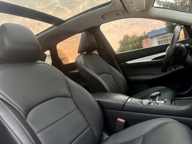 Чорний Інфініті QX50, об'ємом двигуна 2 л та пробігом 120 тис. км за 20800 $, фото 14 на Automoto.ua