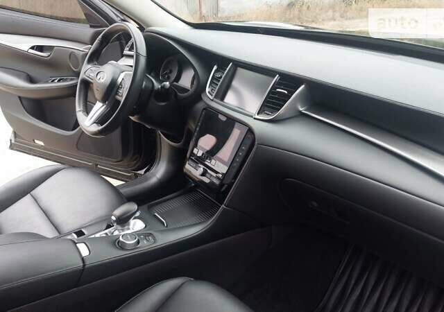 Черный Инфинити QX50, объемом двигателя 2 л и пробегом 32 тыс. км за 26000 $, фото 9 на Automoto.ua