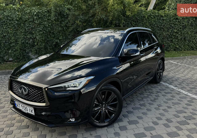 Чорний Інфініті QX50, об'ємом двигуна 2 л та пробігом 54 тис. км за 25888 $, фото 8 на Automoto.ua