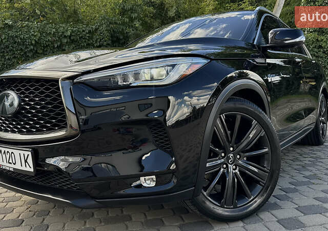 Чорний Інфініті QX50, об'ємом двигуна 2 л та пробігом 54 тис. км за 25888 $, фото 16 на Automoto.ua