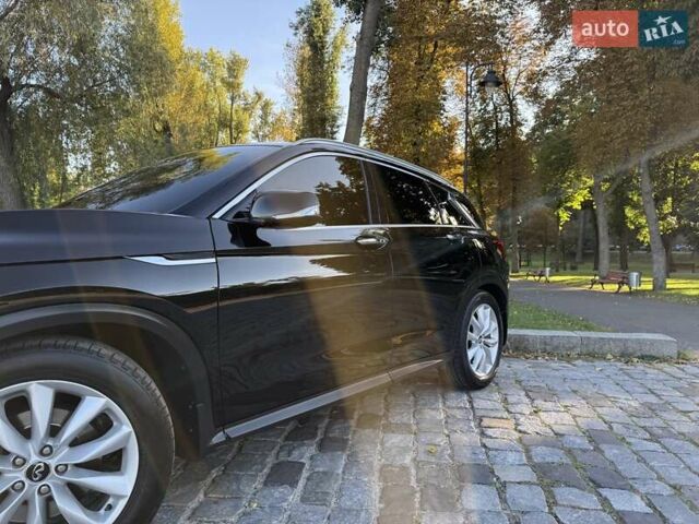 Черный Инфинити QX50, объемом двигателя 2 л и пробегом 84 тыс. км за 23999 $, фото 8 на Automoto.ua