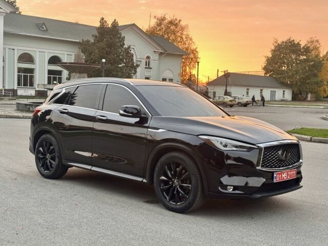 Чорний Інфініті QX50, об'ємом двигуна 2 л та пробігом 120 тис. км за 20800 $, фото 17 на Automoto.ua