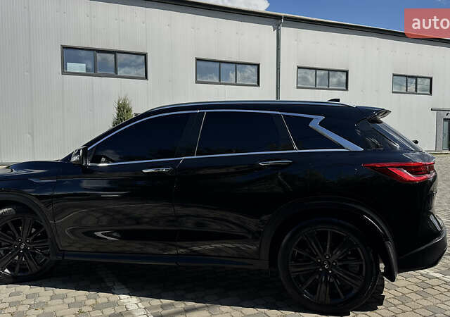 Чорний Інфініті QX50, об'ємом двигуна 2 л та пробігом 54 тис. км за 25888 $, фото 39 на Automoto.ua