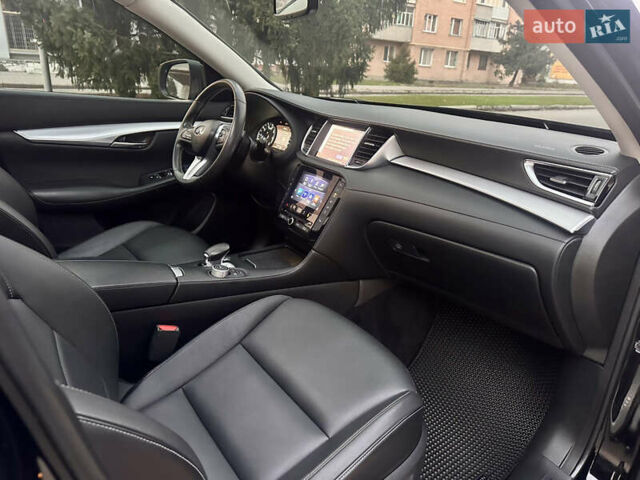 Черный Инфинити QX50, объемом двигателя 1.99 л и пробегом 120 тыс. км за 20350 $, фото 73 на Automoto.ua