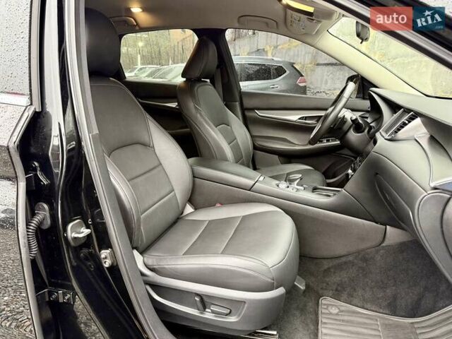 Черный Инфинити QX50, объемом двигателя 2 л и пробегом 34 тыс. км за 24500 $, фото 11 на Automoto.ua