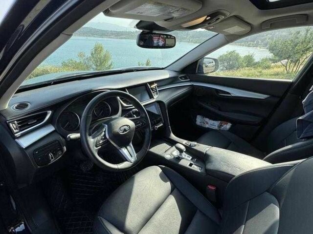 Черный Инфинити QX50, объемом двигателя 2 л и пробегом 80 тыс. км за 15300 $, фото 6 на Automoto.ua