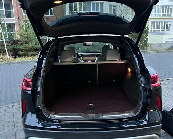 Черный Инфинити QX50, объемом двигателя 2 л и пробегом 101 тыс. км за 25000 $, фото 5 на Automoto.ua