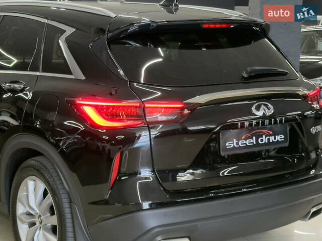 Чорний Інфініті QX50, об'ємом двигуна 2 л та пробігом 80 тис. км за 24499 $, фото 9 на Automoto.ua