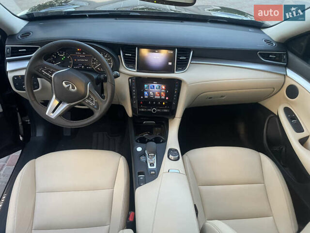 Чорний Інфініті QX50, об'ємом двигуна 2 л та пробігом 162 тис. км за 20999 $, фото 45 на Automoto.ua