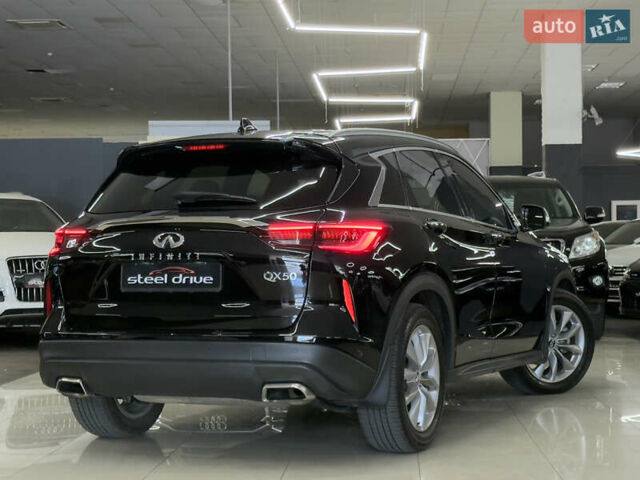 Чорний Інфініті QX50, об'ємом двигуна 2 л та пробігом 80 тис. км за 24499 $, фото 11 на Automoto.ua