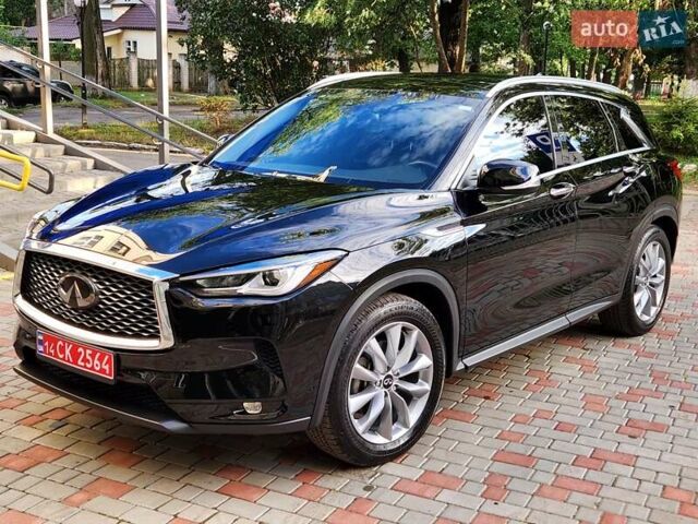 Черный Инфинити QX50, объемом двигателя 2 л и пробегом 49 тыс. км за 21777 $, фото 1 на Automoto.ua