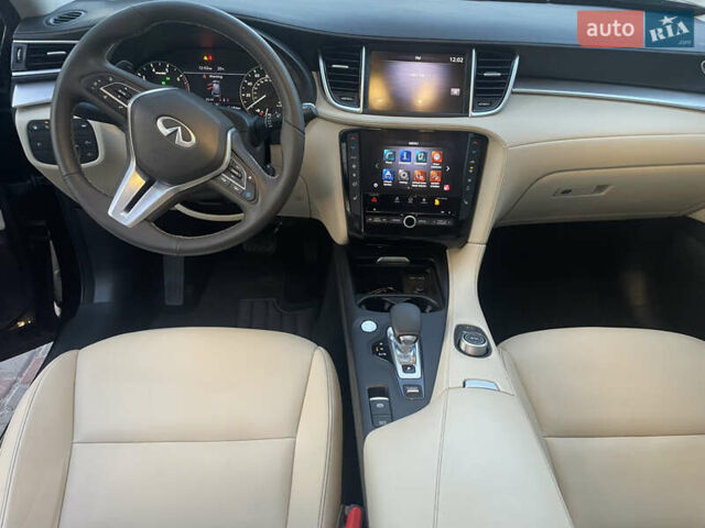 Чорний Інфініті QX50, об'ємом двигуна 2 л та пробігом 162 тис. км за 20999 $, фото 46 на Automoto.ua