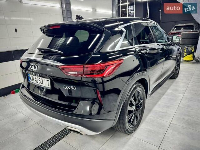 Черный Инфинити QX50, объемом двигателя 2 л и пробегом 40 тыс. км за 27500 $, фото 12 на Automoto.ua