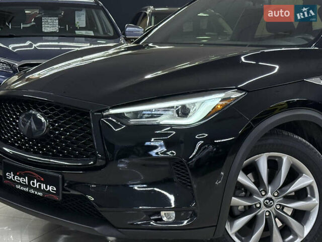 Черный Инфинити QX50, объемом двигателя 2 л и пробегом 83 тыс. км за 21999 $, фото 3 на Automoto.ua