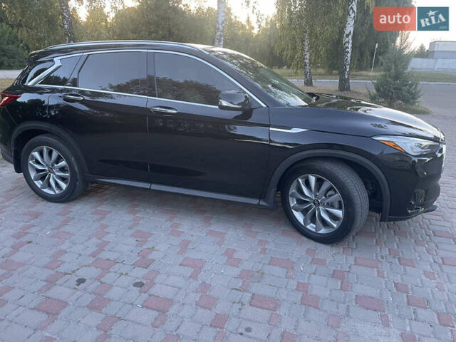 Чорний Інфініті QX50, об'ємом двигуна 2 л та пробігом 162 тис. км за 20999 $, фото 13 на Automoto.ua