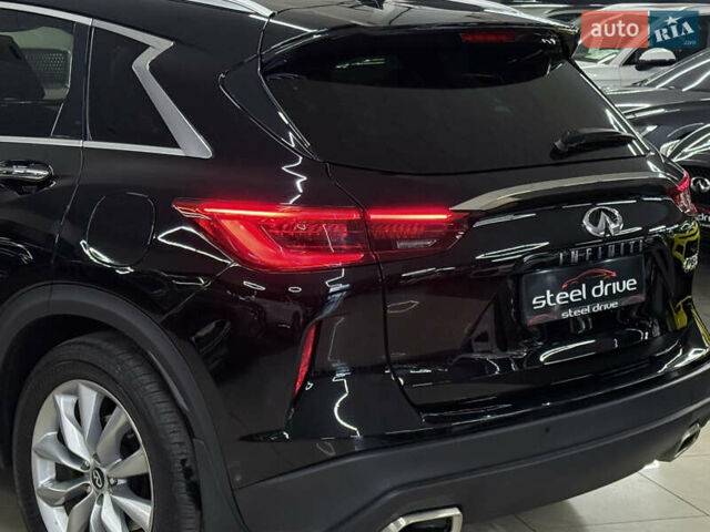 Черный Инфинити QX50, объемом двигателя 2 л и пробегом 83 тыс. км за 21999 $, фото 17 на Automoto.ua