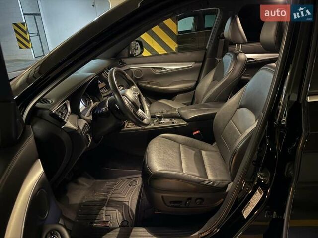 Черный Инфинити QX50, объемом двигателя 1.99 л и пробегом 61 тыс. км за 29900 $, фото 2 на Automoto.ua