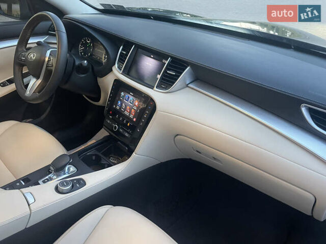 Чорний Інфініті QX50, об'ємом двигуна 2 л та пробігом 162 тис. км за 20999 $, фото 57 на Automoto.ua