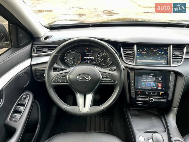Чорний Інфініті QX50, об'ємом двигуна 1.99 л та пробігом 98 тис. км за 21900 $, фото 15 на Automoto.ua