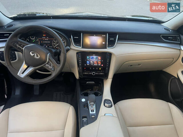 Чорний Інфініті QX50, об'ємом двигуна 2 л та пробігом 162 тис. км за 20999 $, фото 48 на Automoto.ua