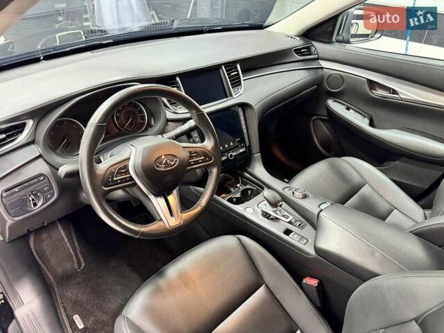 Черный Инфинити QX50, объемом двигателя 2 л и пробегом 40 тыс. км за 27500 $, фото 13 на Automoto.ua