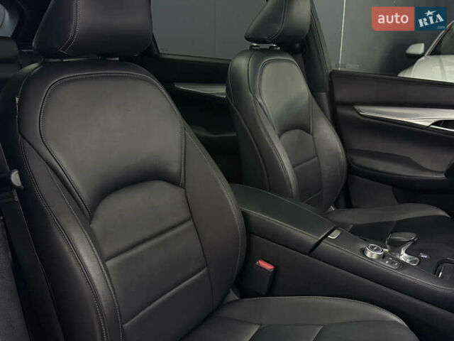 Черный Инфинити QX50, объемом двигателя 2 л и пробегом 83 тыс. км за 21999 $, фото 22 на Automoto.ua