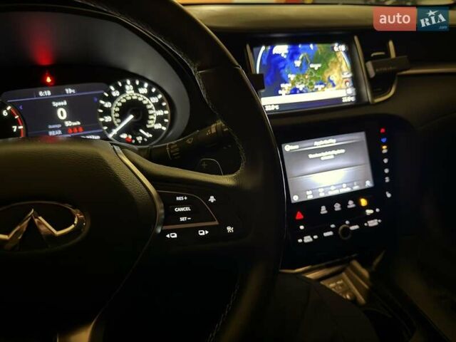 Черный Инфинити QX50, объемом двигателя 1.99 л и пробегом 61 тыс. км за 29900 $, фото 11 на Automoto.ua