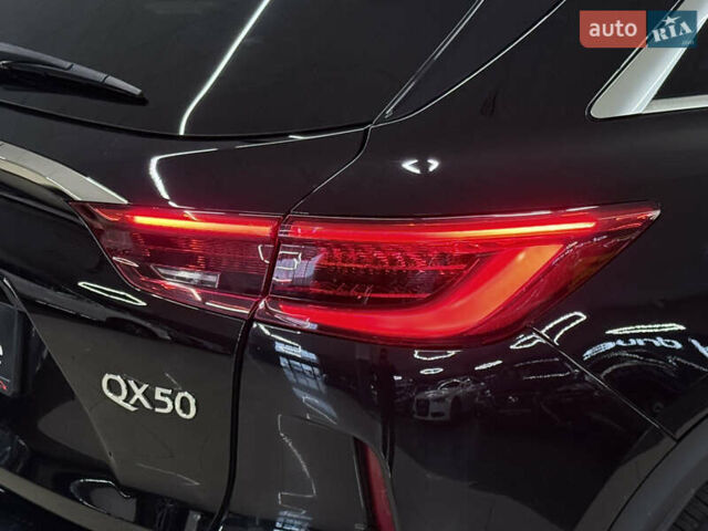 Черный Инфинити QX50, объемом двигателя 2 л и пробегом 83 тыс. км за 21999 $, фото 13 на Automoto.ua