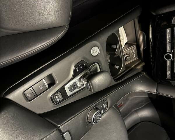 Черный Инфинити QX50, объемом двигателя 1.99 л и пробегом 61 тыс. км за 29900 $, фото 8 на Automoto.ua