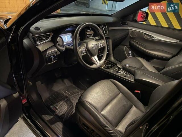 Черный Инфинити QX50, объемом двигателя 1.99 л и пробегом 61 тыс. км за 29900 $, фото 3 на Automoto.ua