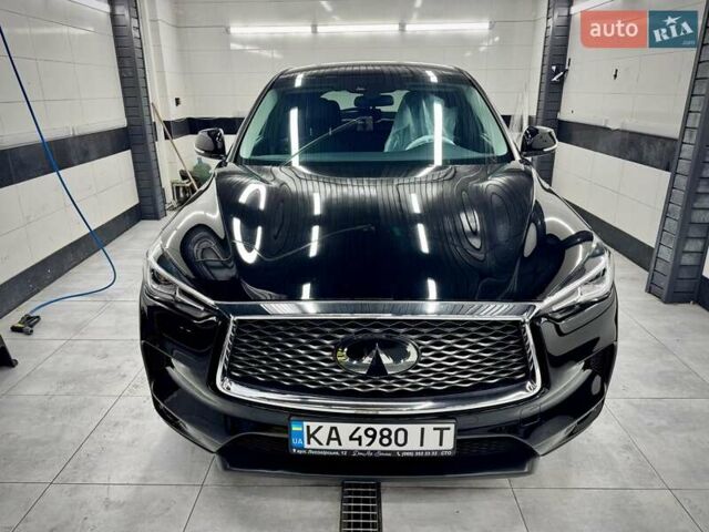 Черный Инфинити QX50, объемом двигателя 2 л и пробегом 40 тыс. км за 27500 $, фото 2 на Automoto.ua