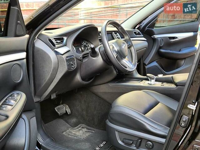 Черный Инфинити QX50, объемом двигателя 2 л и пробегом 49 тыс. км за 21777 $, фото 12 на Automoto.ua