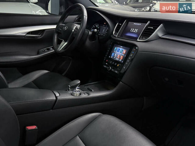 Черный Инфинити QX50, объемом двигателя 2 л и пробегом 83 тыс. км за 21999 $, фото 23 на Automoto.ua