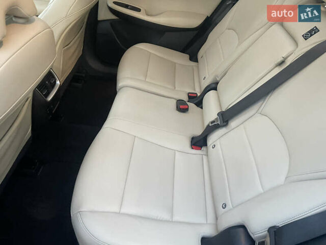 Чорний Інфініті QX50, об'ємом двигуна 2 л та пробігом 162 тис. км за 20999 $, фото 52 на Automoto.ua