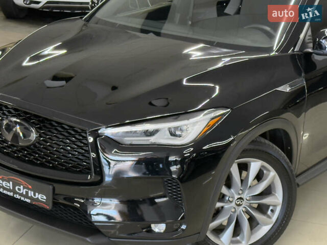 Чорний Інфініті QX50, об'ємом двигуна 2 л та пробігом 80 тис. км за 24499 $, фото 6 на Automoto.ua