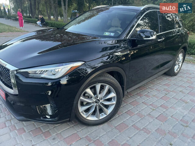 Чорний Інфініті QX50, об'ємом двигуна 2 л та пробігом 162 тис. км за 20999 $, фото 15 на Automoto.ua