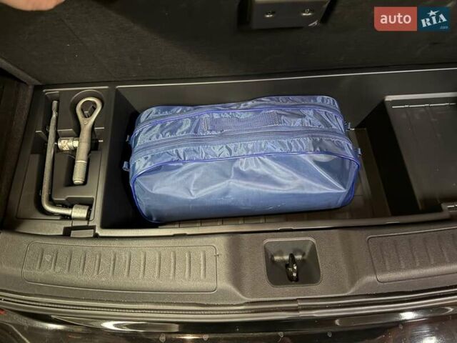 Черный Инфинити QX50, объемом двигателя 1.99 л и пробегом 61 тыс. км за 29900 $, фото 23 на Automoto.ua