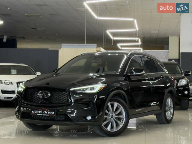Чорний Інфініті QX50, об'ємом двигуна 2 л та пробігом 80 тис. км за 24499 $, фото 4 на Automoto.ua