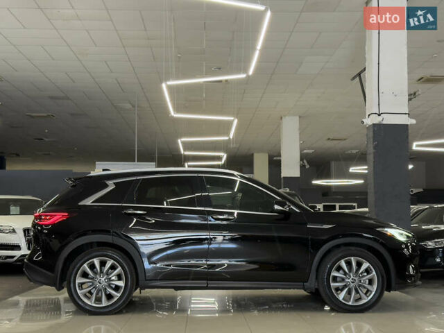Чорний Інфініті QX50, об'ємом двигуна 2 л та пробігом 80 тис. км за 24499 $, фото 14 на Automoto.ua