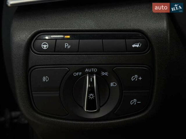 Черный Инфинити QX50, объемом двигателя 2 л и пробегом 83 тыс. км за 21999 $, фото 40 на Automoto.ua