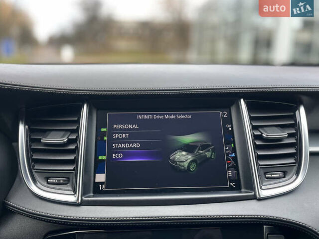 Чорний Інфініті QX50, об'ємом двигуна 1.99 л та пробігом 98 тис. км за 21900 $, фото 25 на Automoto.ua