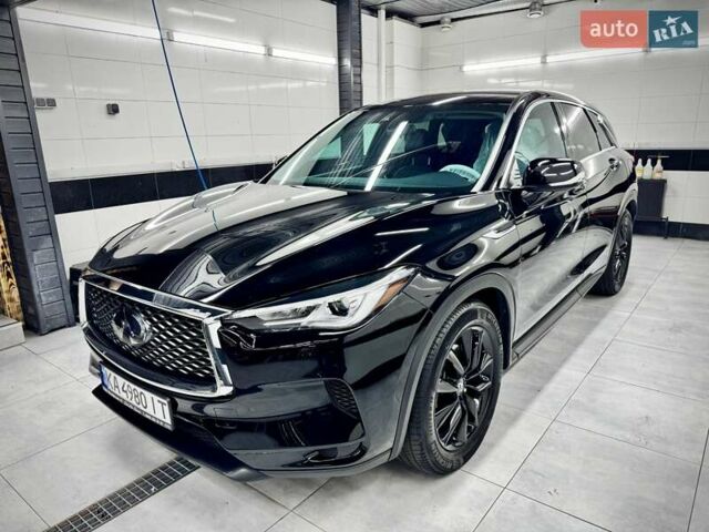 Черный Инфинити QX50, объемом двигателя 2 л и пробегом 40 тыс. км за 27500 $, фото 1 на Automoto.ua