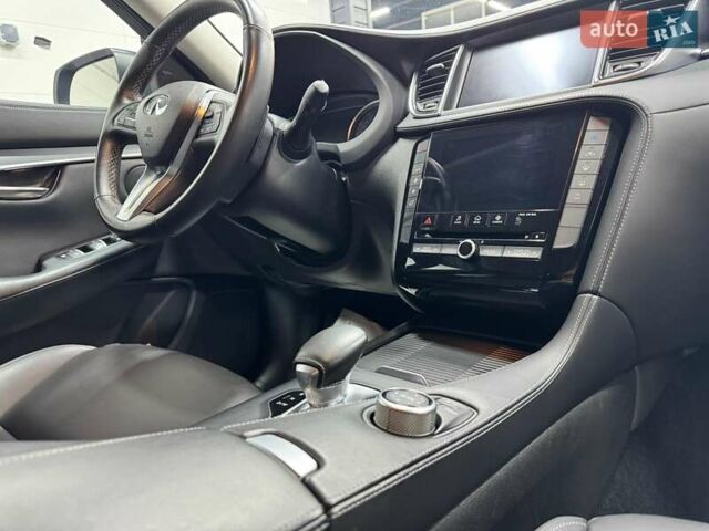 Черный Инфинити QX50, объемом двигателя 2 л и пробегом 40 тыс. км за 27500 $, фото 14 на Automoto.ua
