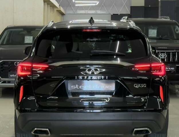 Черный Инфинити QX50, объемом двигателя 2 л и пробегом 80 тыс. км за 25999 $, фото 6 на Automoto.ua