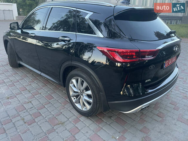 Чорний Інфініті QX50, об'ємом двигуна 2 л та пробігом 162 тис. км за 20999 $, фото 10 на Automoto.ua