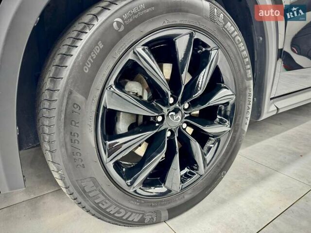 Черный Инфинити QX50, объемом двигателя 2 л и пробегом 40 тыс. км за 27500 $, фото 23 на Automoto.ua