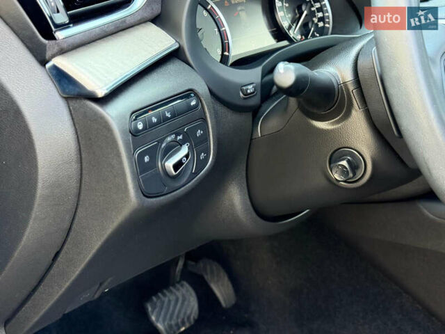 Чорний Інфініті QX50, об'ємом двигуна 2 л та пробігом 63 тис. км за 24600 $, фото 23 на Automoto.ua