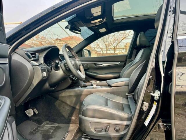 Черный Инфинити QX50, объемом двигателя 2 л и пробегом 89 тыс. км за 21999 $, фото 6 на Automoto.ua