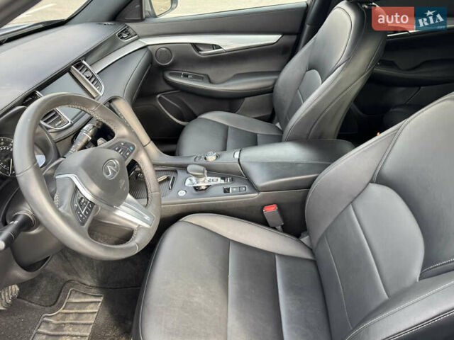 Черный Инфинити QX50, объемом двигателя 2 л и пробегом 66 тыс. км за 21500 $, фото 8 на Automoto.ua