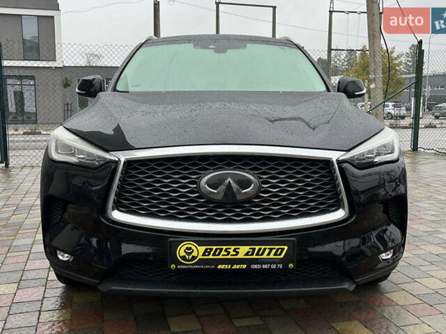 Черный Инфинити QX50, объемом двигателя 2 л и пробегом 92 тыс. км за 24999 $, фото 1 на Automoto.ua